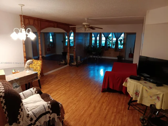 1750 NE 191st St # 1, Miami FL 33179