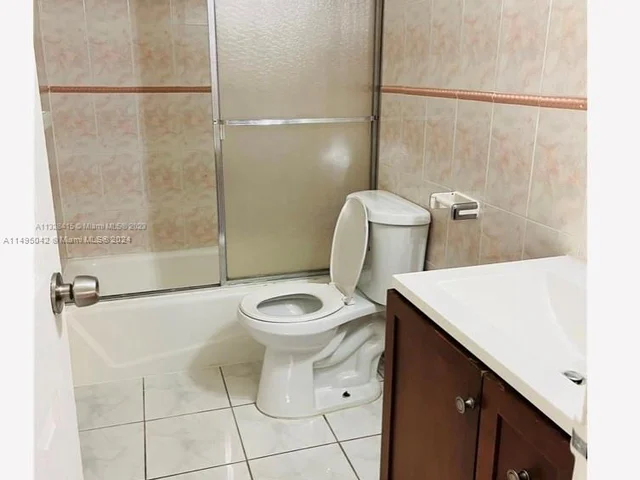 1913 S Ocean Dr # 109, Hallandale Beach FL 33009