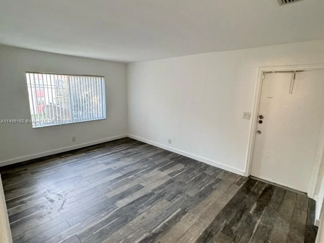 5416 NW 18 # 3M, Lauderhill FL 33313