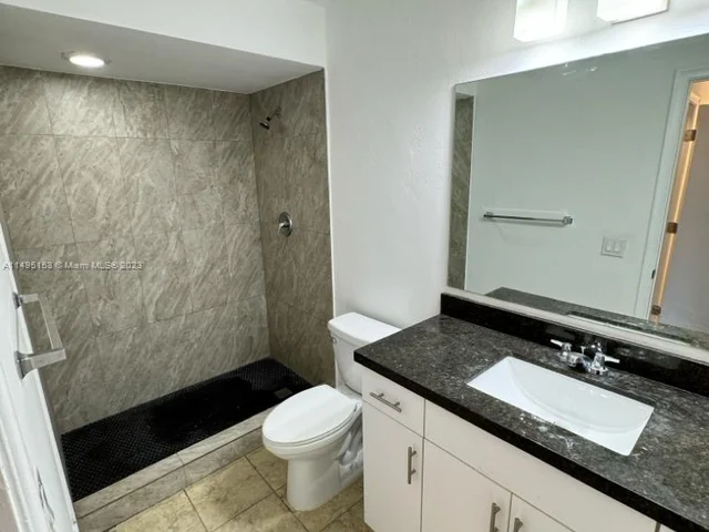 5416 NW 18 # 3M, Lauderhill FL 33313