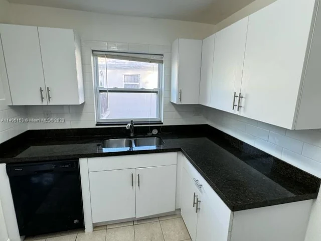 5416 NW 18 # 3M, Lauderhill FL 33313