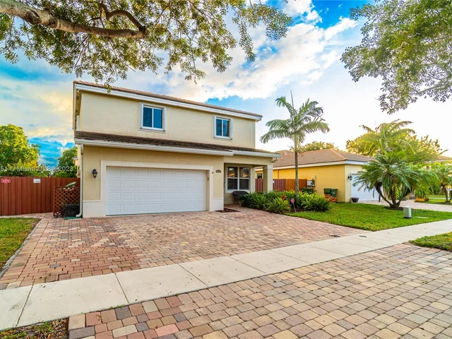 3068 SE 4th Ct, Homestead FL 33033