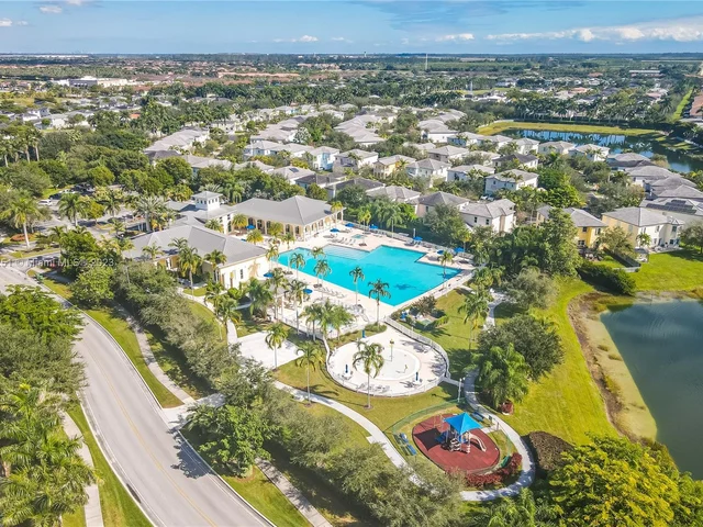 3068 SE 4th Ct, Homestead FL 33033