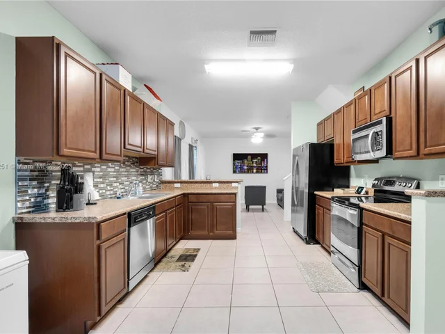 3068 SE 4th Ct, Homestead FL 33033