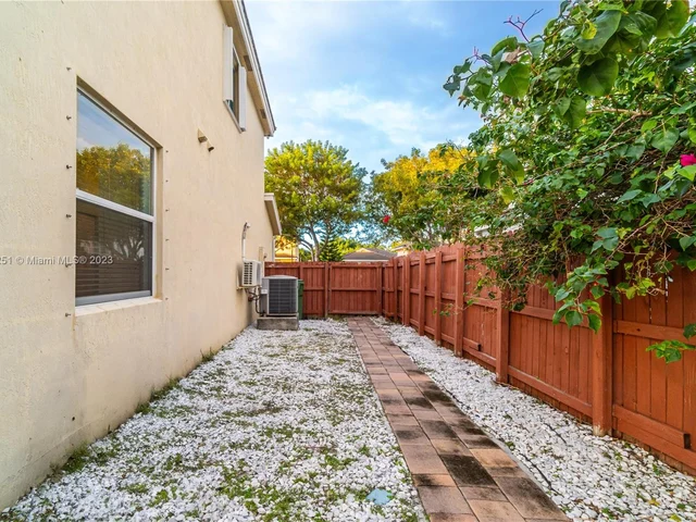 3068 SE 4th Ct, Homestead FL 33033