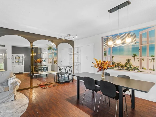 1690 NE 191st St # 1, Miami FL 33179