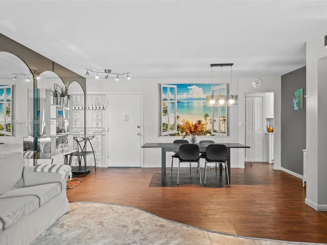 1690 NE 191st St # 1, Miami FL 33179