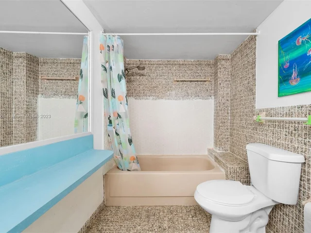 1690 NE 191st St # 1, Miami FL 33179