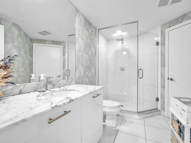 500 Brickell Ave # 2202, Miami FL 33131