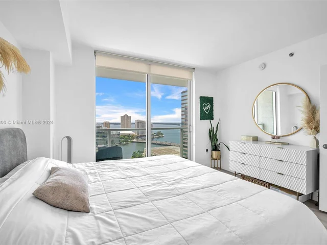 500 Brickell Ave # 2202, Miami FL 33131