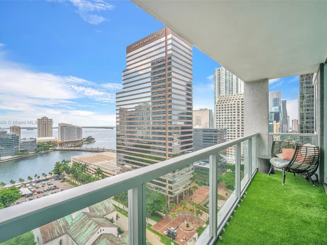 500 Brickell Ave # 2202, Miami FL 33131