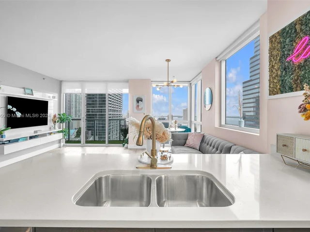 500 Brickell Ave # 2202, Miami FL 33131