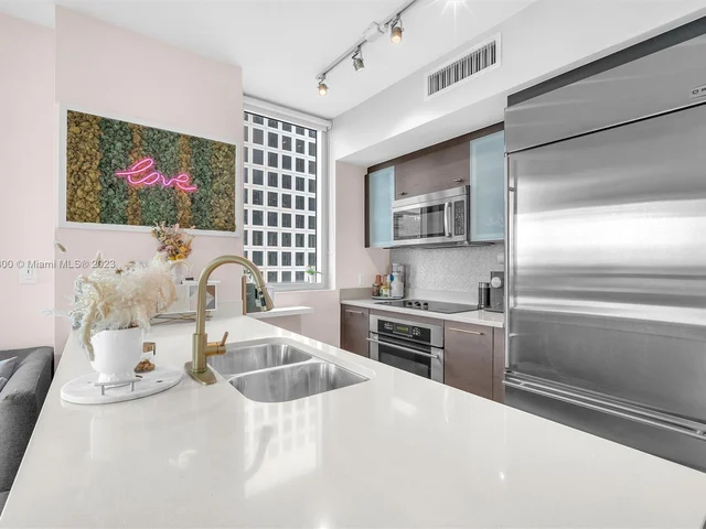 500 Brickell Ave # 2202, Miami FL 33131
