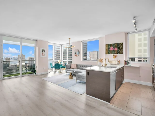 500 Brickell Ave # 2202, Miami FL 33131