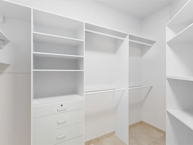 300 S Pointe Dr # 303, Miami Beach FL 33139