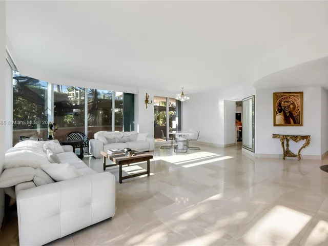 300 S Pointe Dr # 303, Miami Beach FL 33139