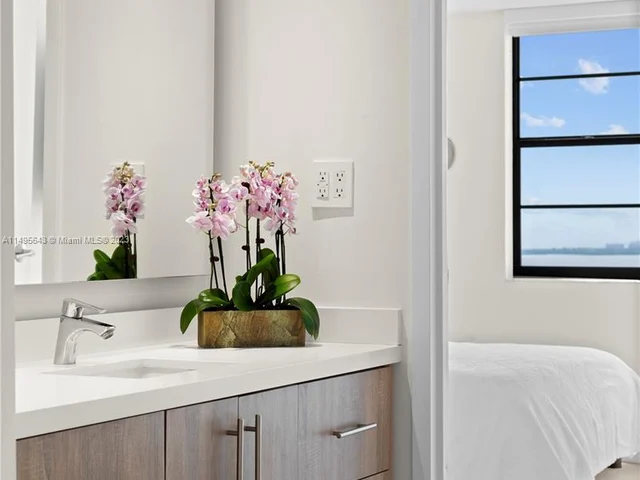 2333 Brickell Ave # 102, Miami FL 33129