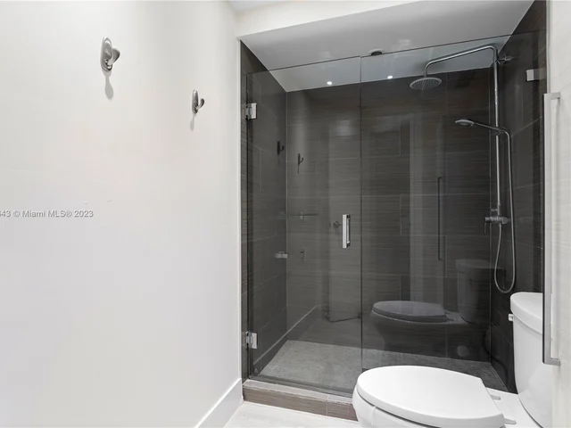 2333 Brickell Ave # 102, Miami FL 33129