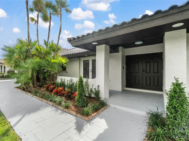 5254 NW 94th Doral Pl, Doral FL 33178