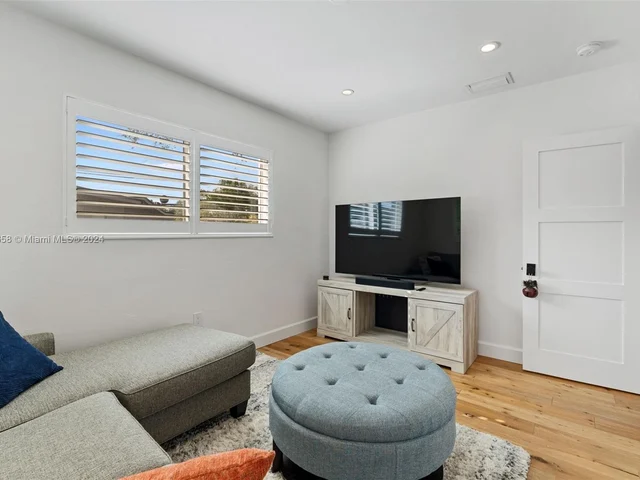 12725 SW 82nd Ave, Pinecrest FL 33156