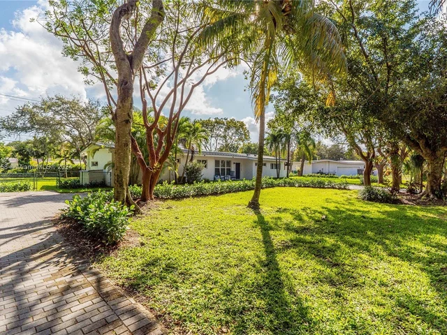 12725 SW 82nd Ave, Pinecrest FL 33156