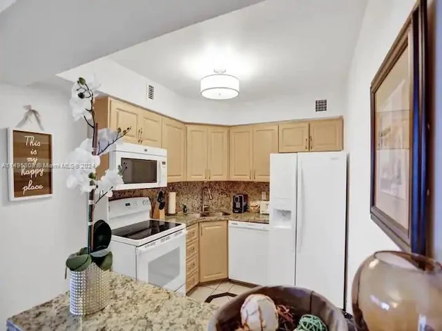 5225 Collins Ave # 610, Miami Beach FL 33140