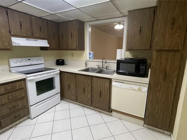 408 NW 68th Ave # 205, Plantation FL 33317