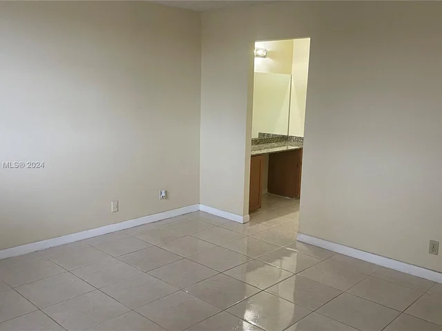 408 NW 68th Ave # 205, Plantation FL 33317