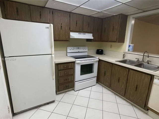 408 NW 68th Ave # 205, Plantation FL 33317