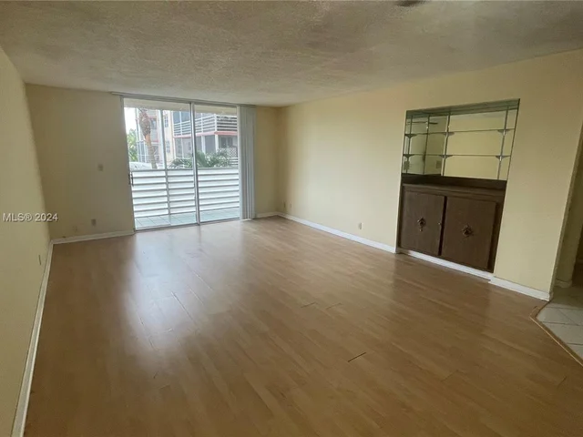 408 NW 68th Ave # 205, Plantation FL 33317