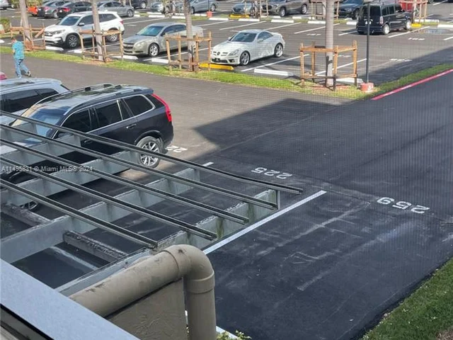 408 NW 68th Ave # 205, Plantation FL 33317