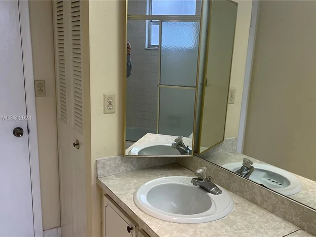 408 NW 68th Ave # 205, Plantation FL 33317