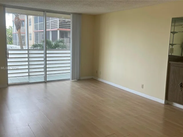 408 NW 68th Ave # 205, Plantation FL 33317