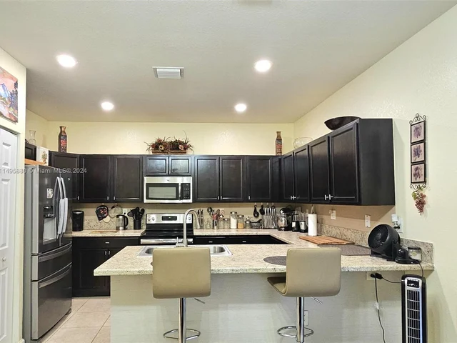 11477 SW 250th St, Homestead FL 33032