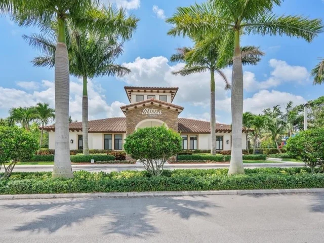 11477 SW 250th St, Homestead FL 33032