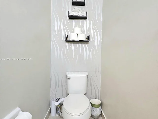 11477 SW 250th St, Homestead FL 33032