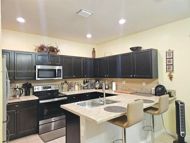 11477 SW 250th St, Homestead FL 33032