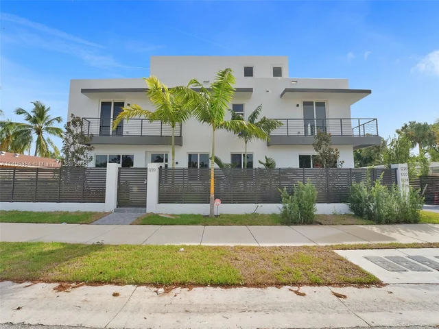 1220-6 NE 15th Ave # 4, Fort Lauderdale FL 33304