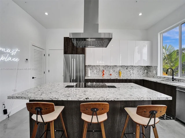 1220-6 NE 15th Ave # 4, Fort Lauderdale FL 33304