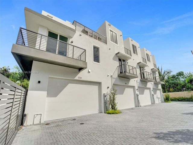 1220-6 NE 15th Ave # 4, Fort Lauderdale FL 33304