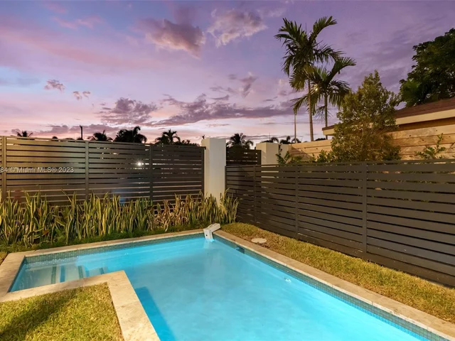 1220-6 NE 15th Ave # 4, Fort Lauderdale FL 33304