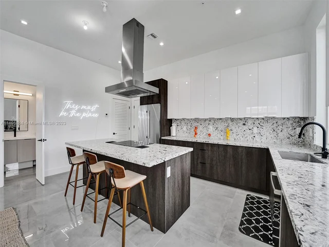 1220-6 NE 15th Ave # 4, Fort Lauderdale FL 33304