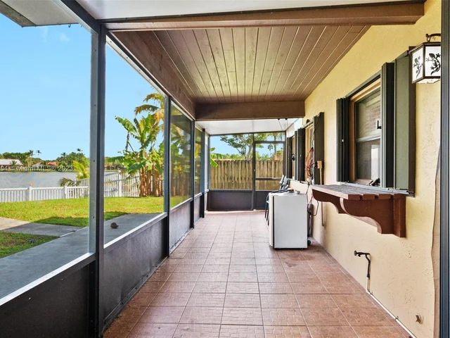 2685 Bass Way, Cooper City FL 33026