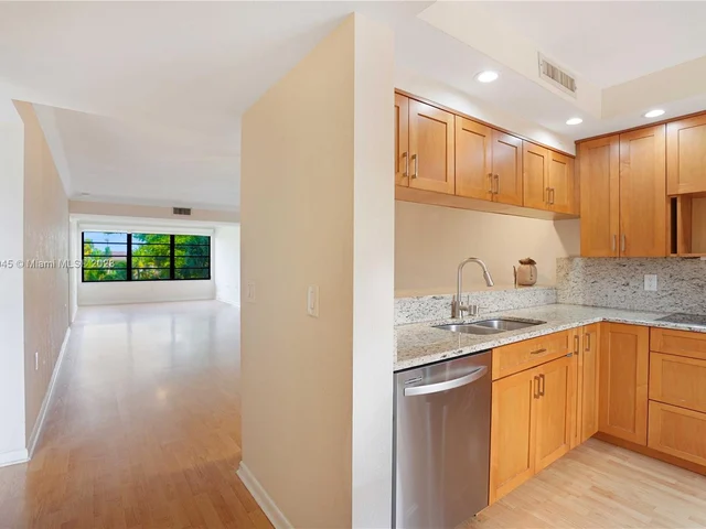 6121 Balboa Cir # 301, Boca Raton FL 33433