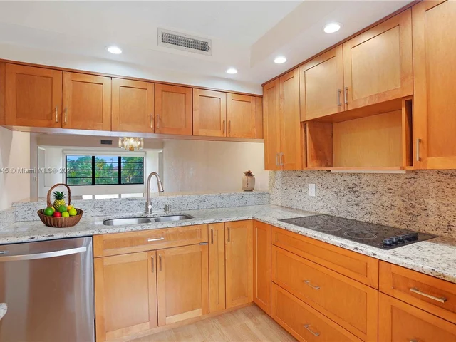 6121 Balboa Cir # 301, Boca Raton FL 33433