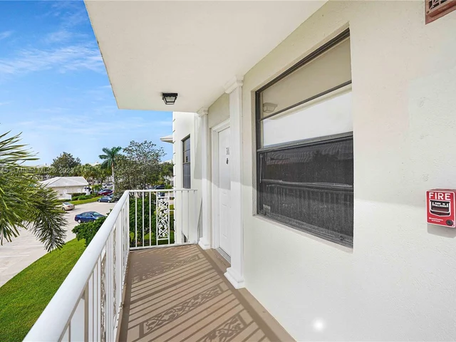 6121 Balboa Cir # 301, Boca Raton FL 33433