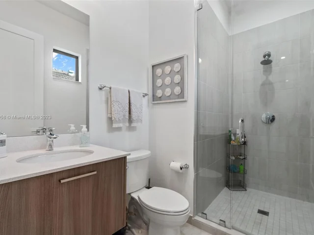 4482 NW 80th Ave, Doral FL 33166