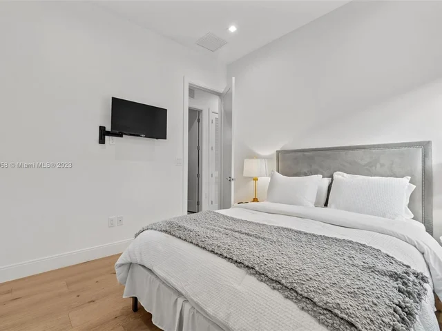 4482 NW 80th Ave, Doral FL 33166