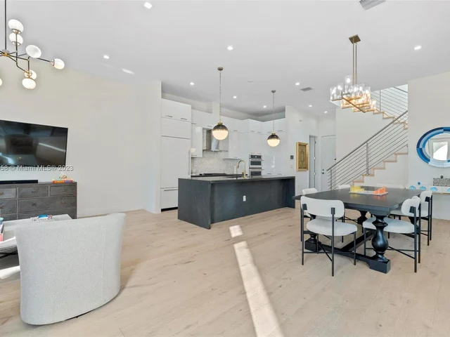 4482 NW 80th Ave, Doral FL 33166