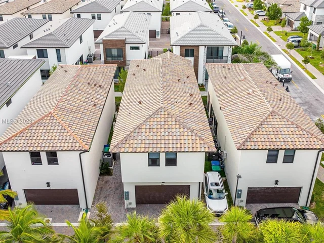 4482 NW 80th Ave, Doral FL 33166